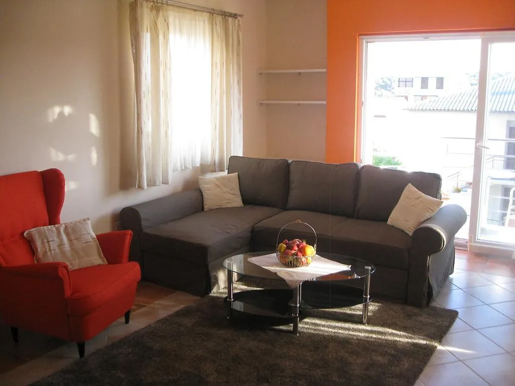 Dina Apartments Pola