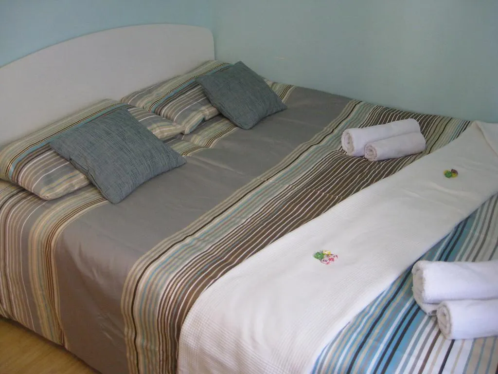 Dina Apartments Pola Croazia