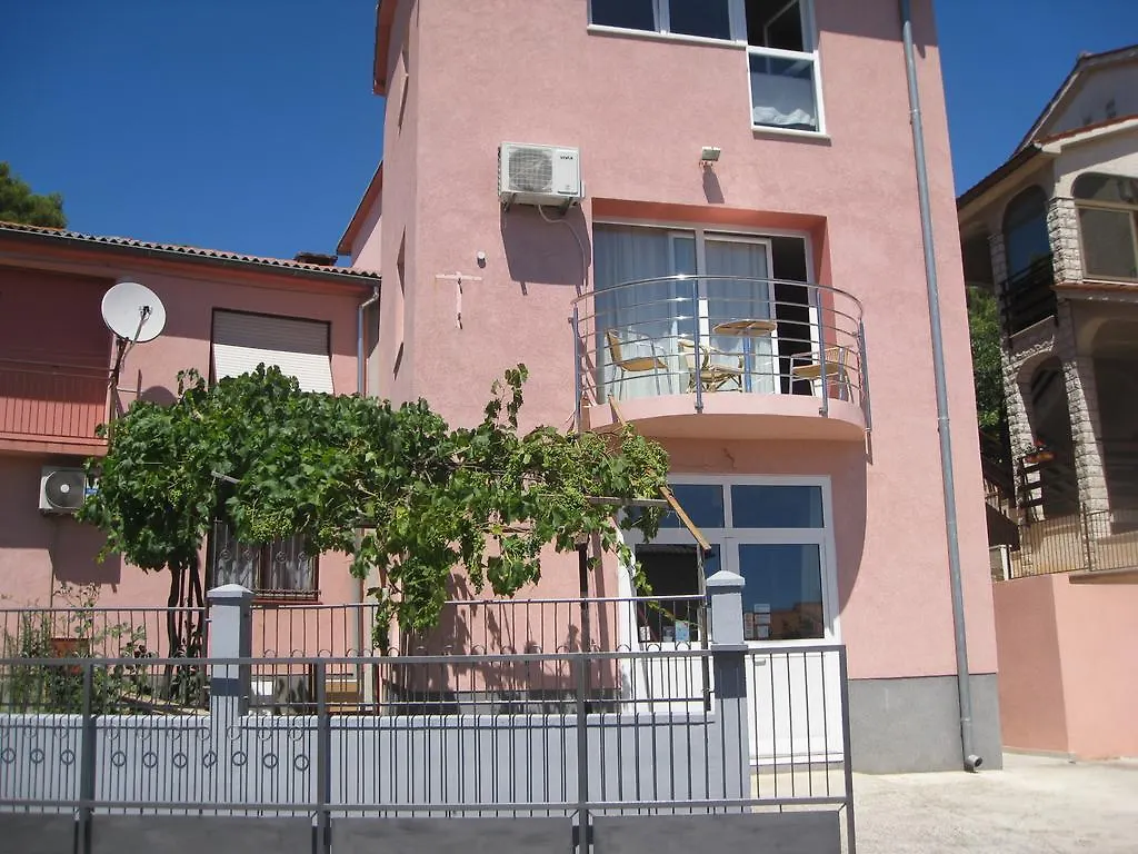 Dina Apartments Pula