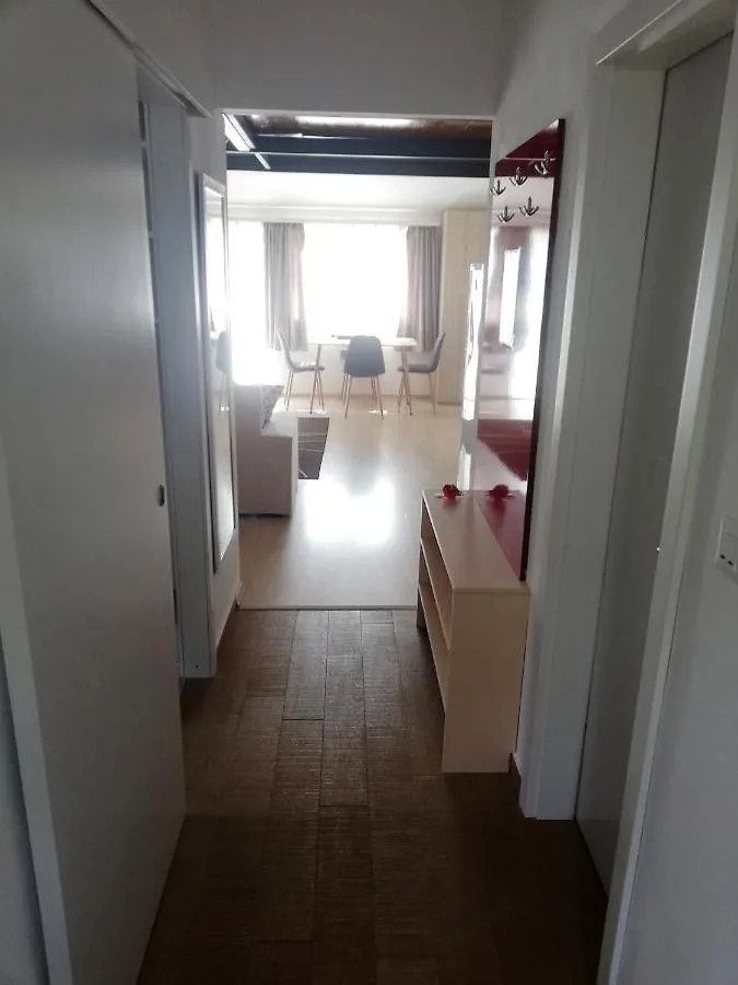 Dina Apartments Pola
