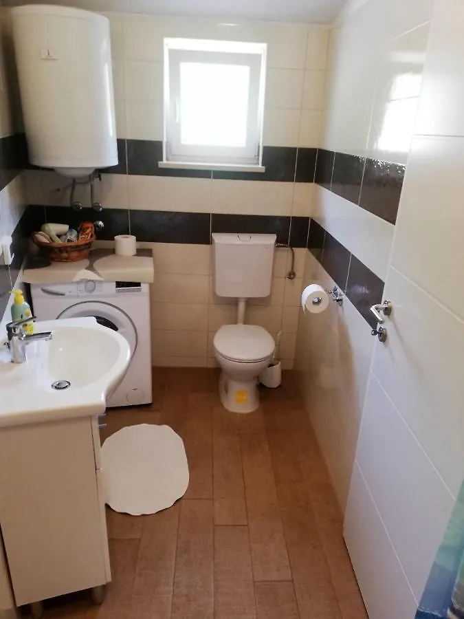 Dina Apartments Pola