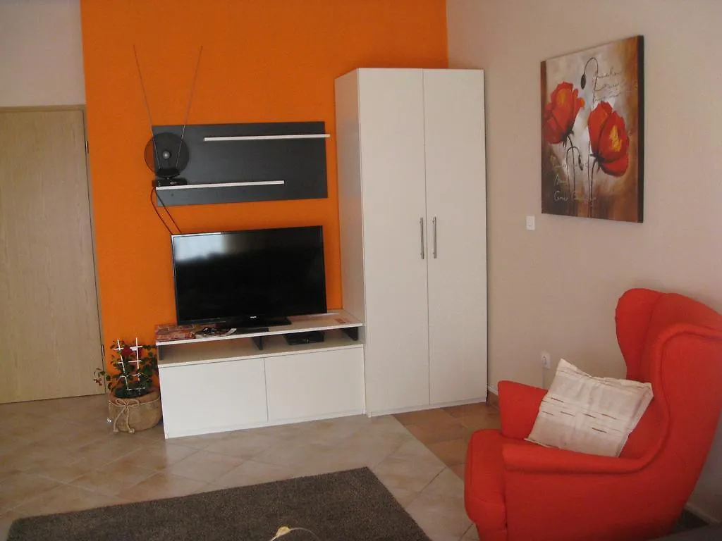 Dina Apartments Pola