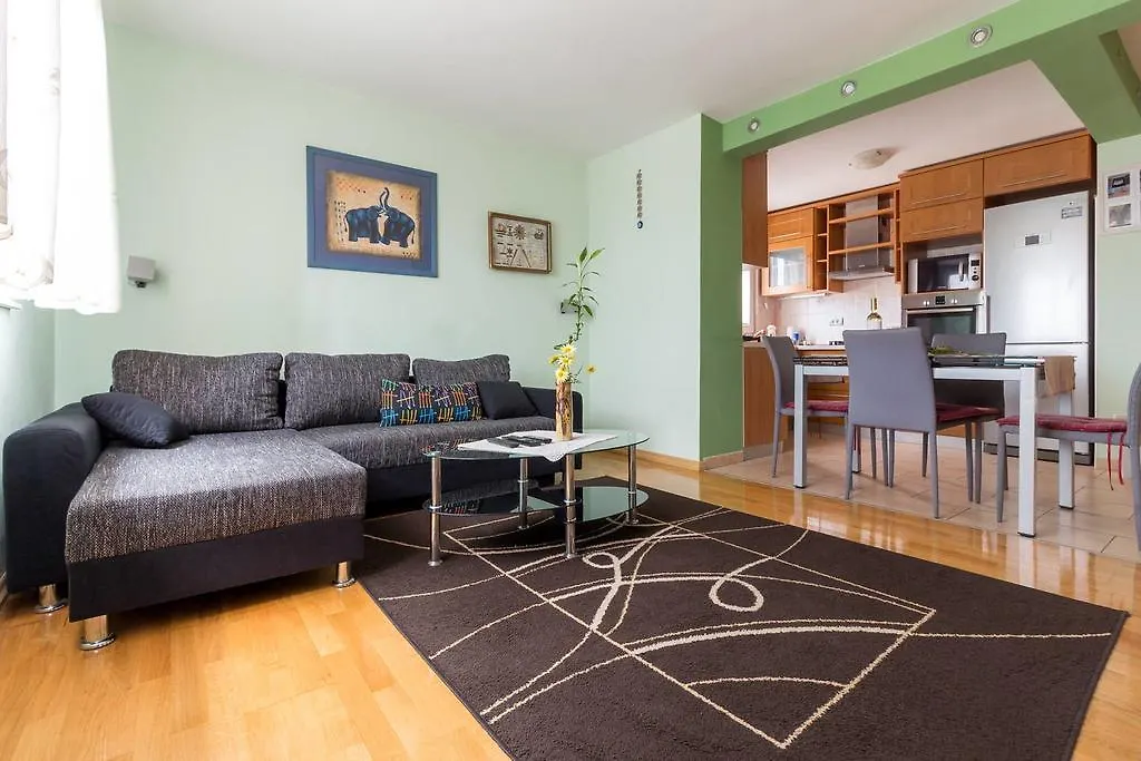 Dina Apartments Pula 0*,  Croatia